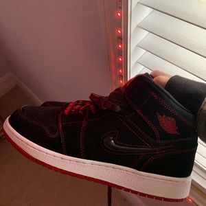 air jordan 1 mid